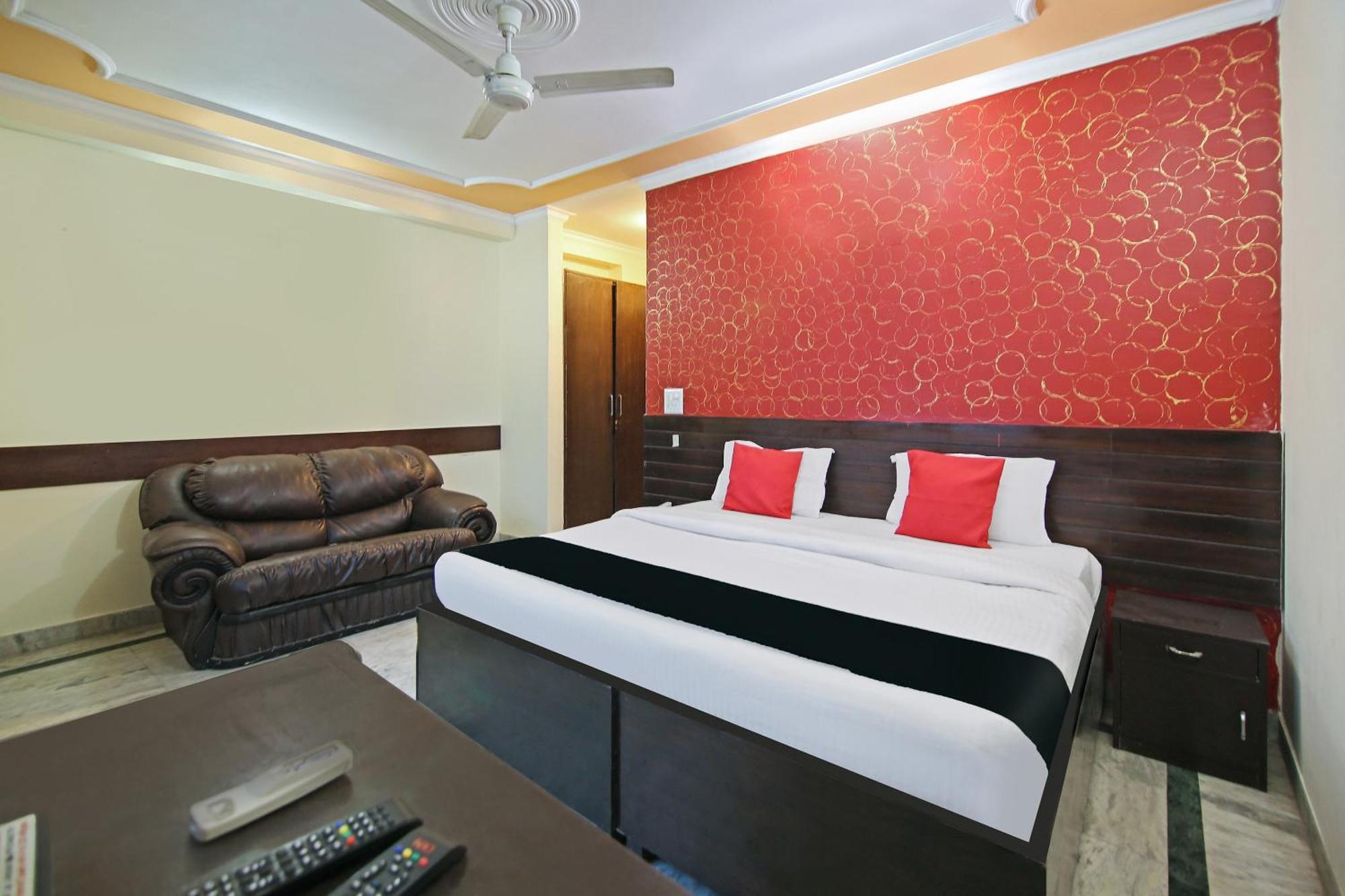 Capital O Tipsyy Near Aravali Biodiversity Park Gurgaon Eksteriør billede