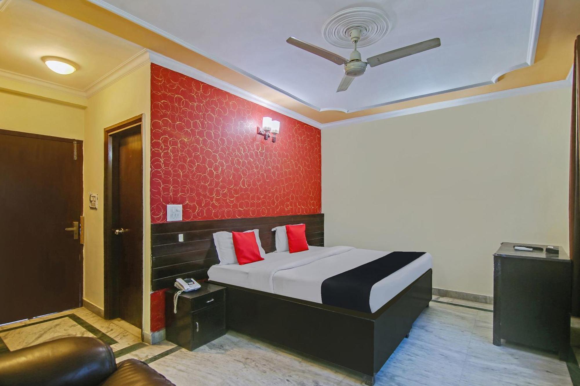 Capital O Tipsyy Near Aravali Biodiversity Park Gurgaon Eksteriør billede